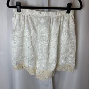 Vintage Victoria’s Secret Gold Label Satin Jacquard Lace Tap Shorts Ivory M